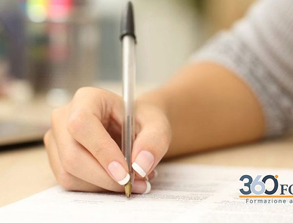 candidata durante prova esame concorso scuola