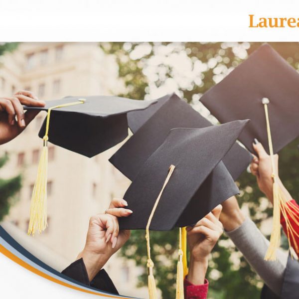 laureati in ingegneria lanciano in aria il tocco