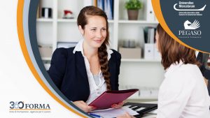 psicologa al lavoro dopo aver conseguito la laurea online con unipegaso