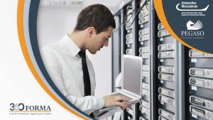 ingegnere informatico al lavoro dopo aver conseguito la laurea online con unipegaso