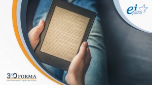 cover corso epub editor raffigurante un e-book reader