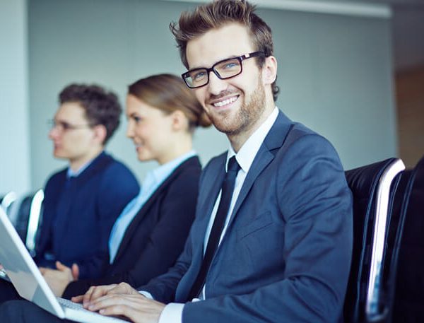 corsisti seguono le lezioni per ottenere i crediti formativi professionali
